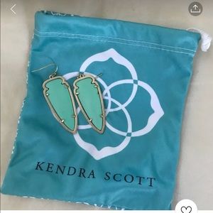 Kendra Scott Mint Arrowhead Earrings
